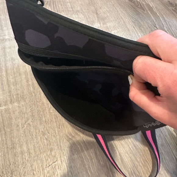 Neoprene Camouflage Crossbody Bag with Pink & Navy Stripes - Picture 5 of 5